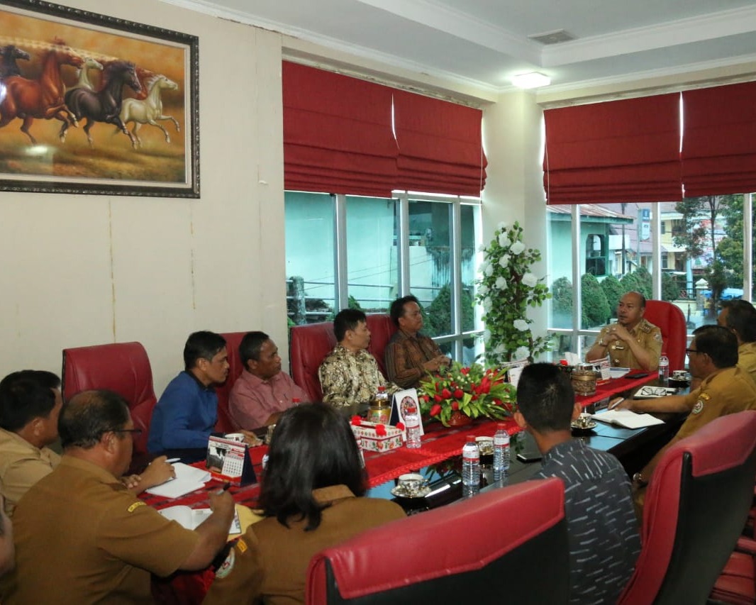 Bupati Taput Menerima Audiensi STAMI dan PBI Siantar
