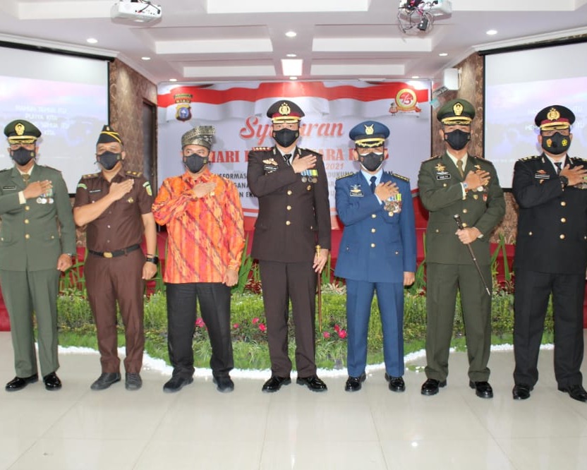 Peringati HUT Bhayangkara Ke-75, Polresta Pekanbaru Laksanakan Secara Virtual Serta Syukuran Dan Pemberian Berbagai Penghargaan