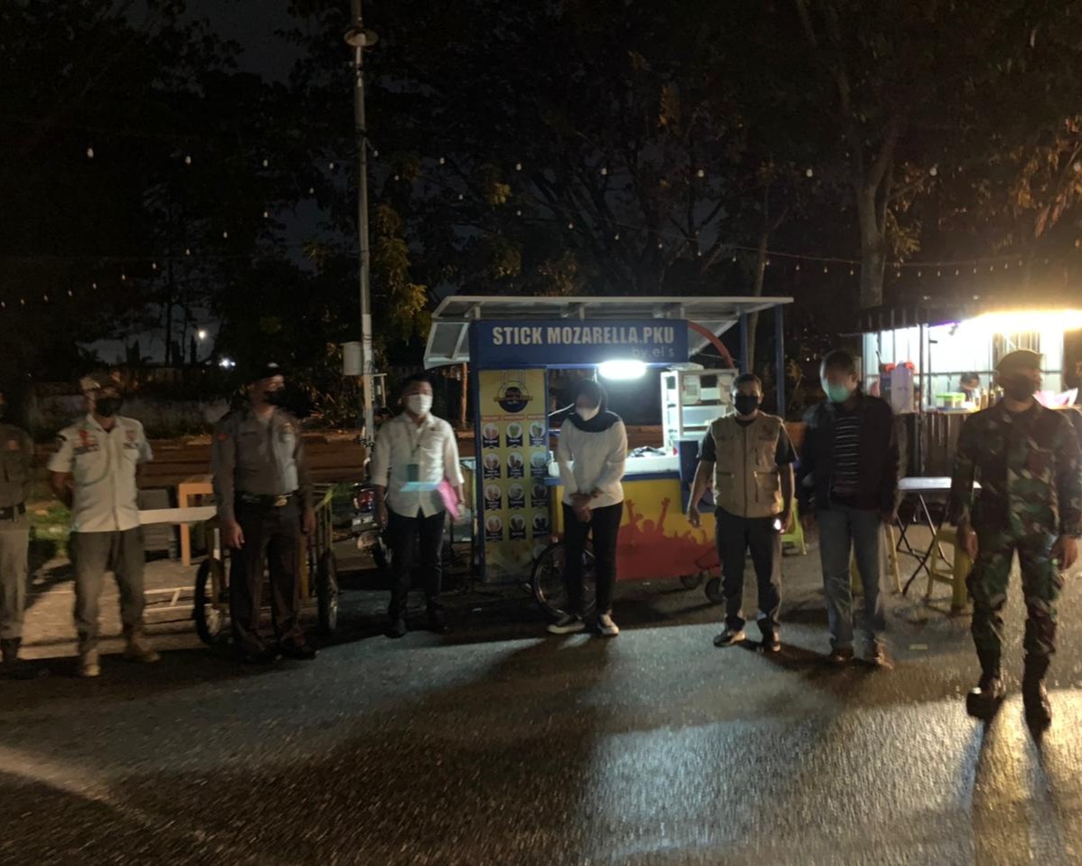 Polsek Limapuluh Polresta Pekanbaru Bersama Tim Satgas Gabungan Gelar Operasi Yustisi Guna Menekan Angka Penyebaran Covid-19