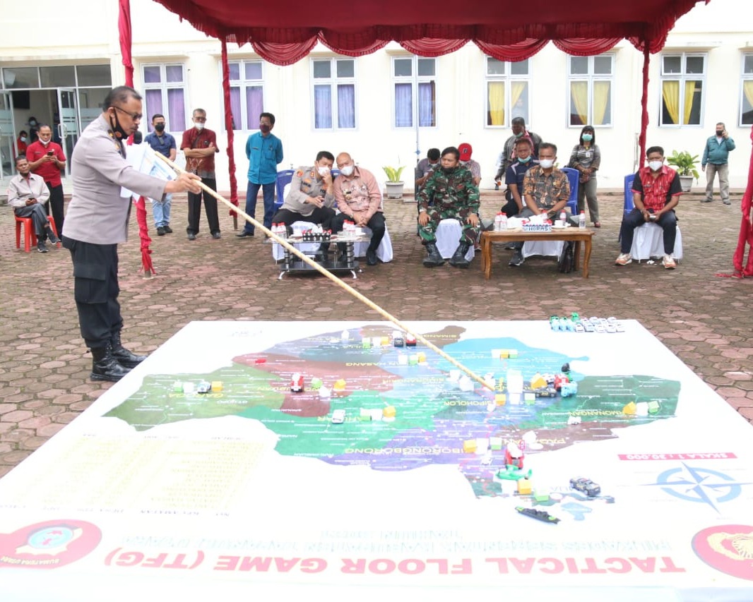 Jelang Pilkades Serentak Tahun 2021, Bupati Taput Bersama Forkopimda Hadiri Simulasi Tactical Floor Game (TFG)
