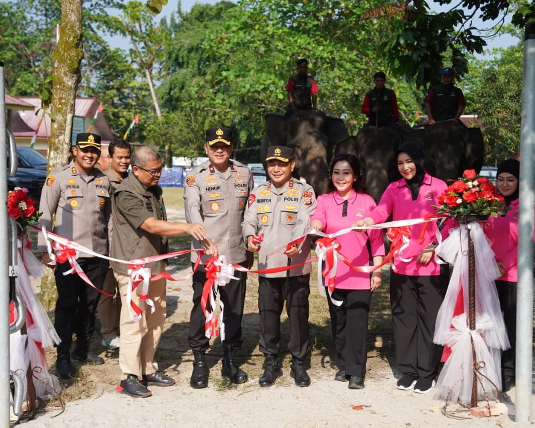 Kapolda Riau Resmikan Breeding Area Gajah Sumatera di PLG Minas, Perkuat Komitmen Jaga Kelestarian Satwa Dan Hutan
