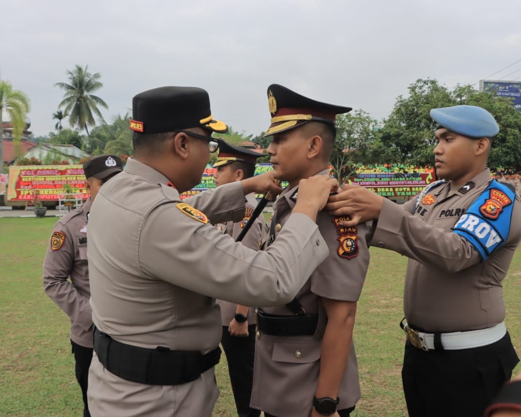 Polres Kampar Gelar Sertijab Waka Polres, Kompol Andi Cakra Putra Serahkan Jabatan Ke Kompol Rizki Hidayat