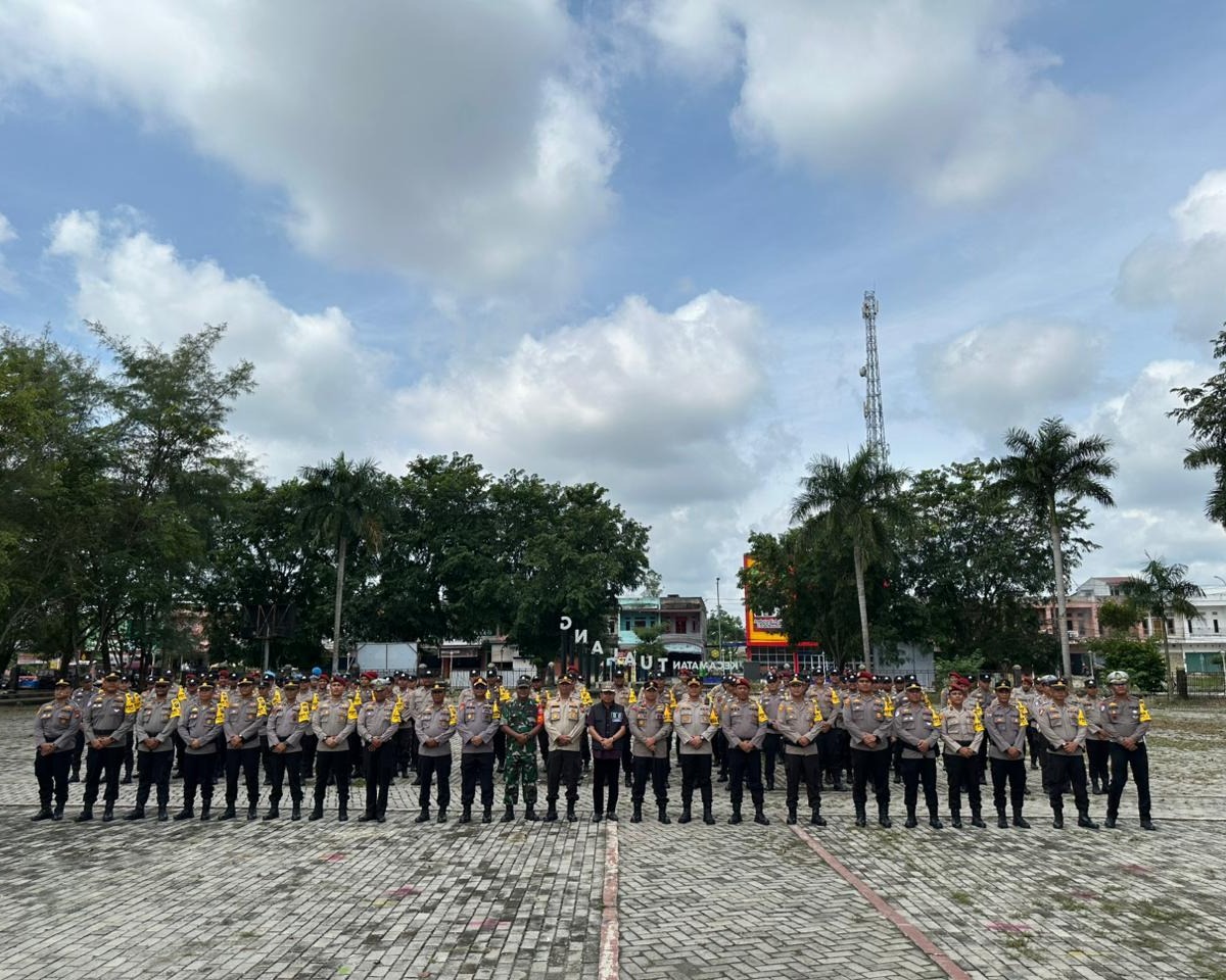 Kapolres Pimpin Apel Pelepasan BKO Personil Polda Riau PAM Pilkada 2024 Kabupaten Siak