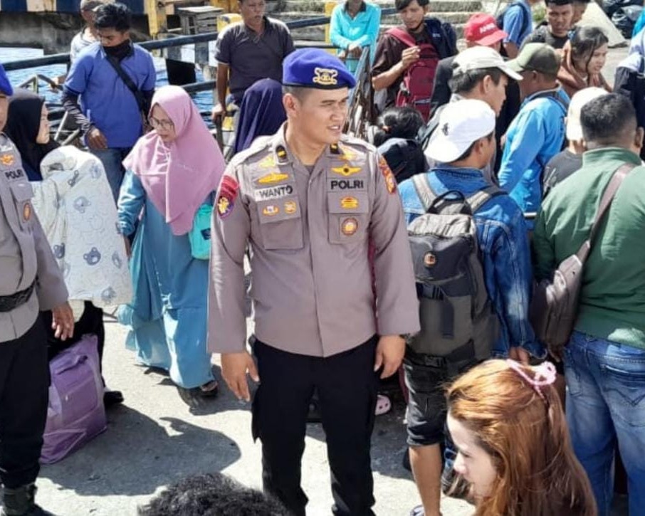 Operasi Lilin 2025, Polres Siak Hadir Jaga Keamanan Pelabuhan Tanjung Buton