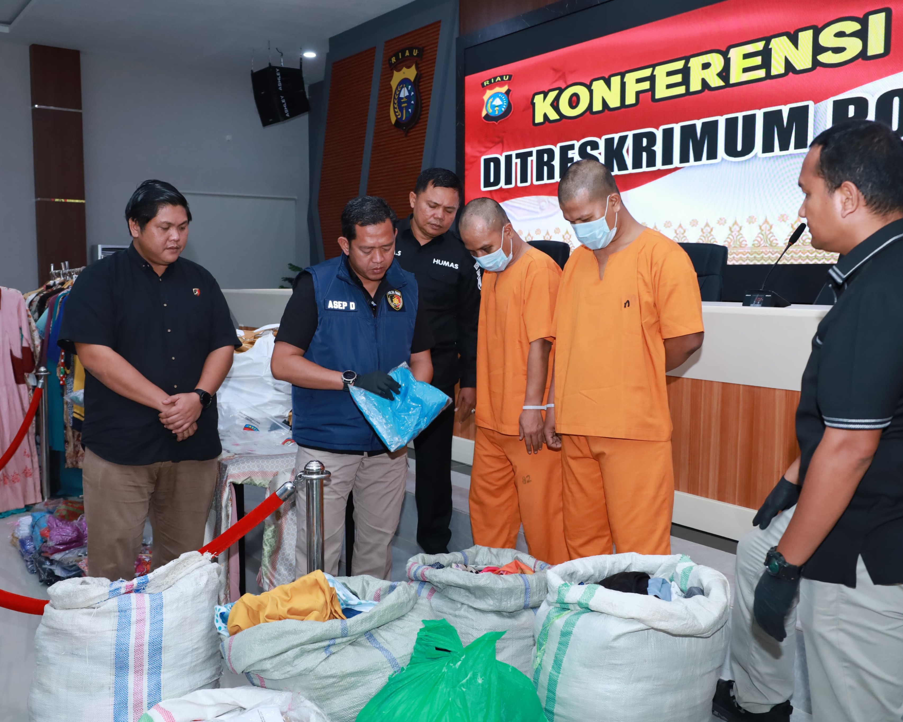 Ditreskrimum Polda Riau Berhasil Tangkap Pelaku Spesialis Pencurian Toko Baju Lintas Provinsi 27 TKP Dengan Kerugian Mencapai 2 Milyar Rupiah