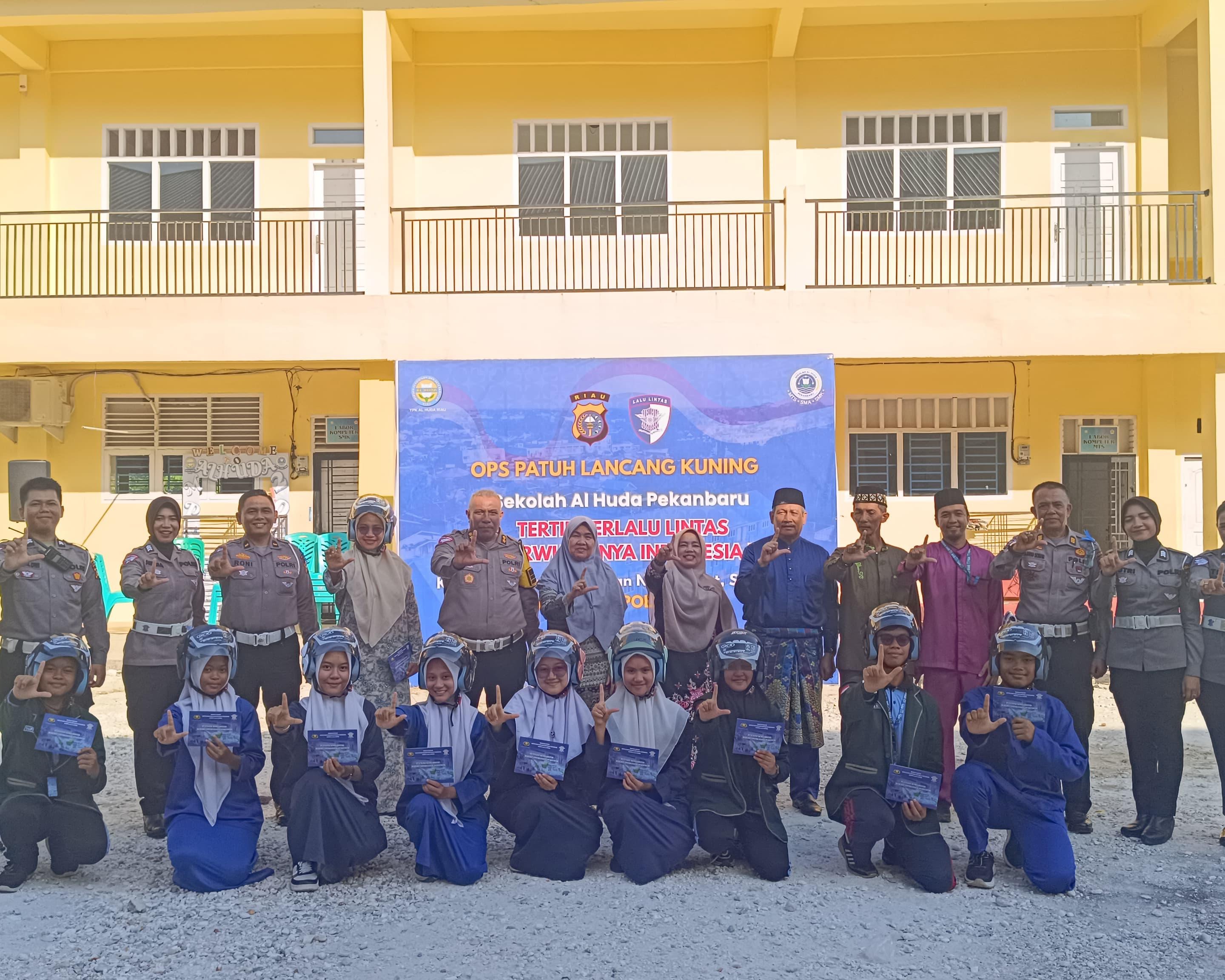 Ditlantas Polda Riau Sasar Sekolah, Edukasi Tertib Lalu Lintas dan Peduli Lingkungan