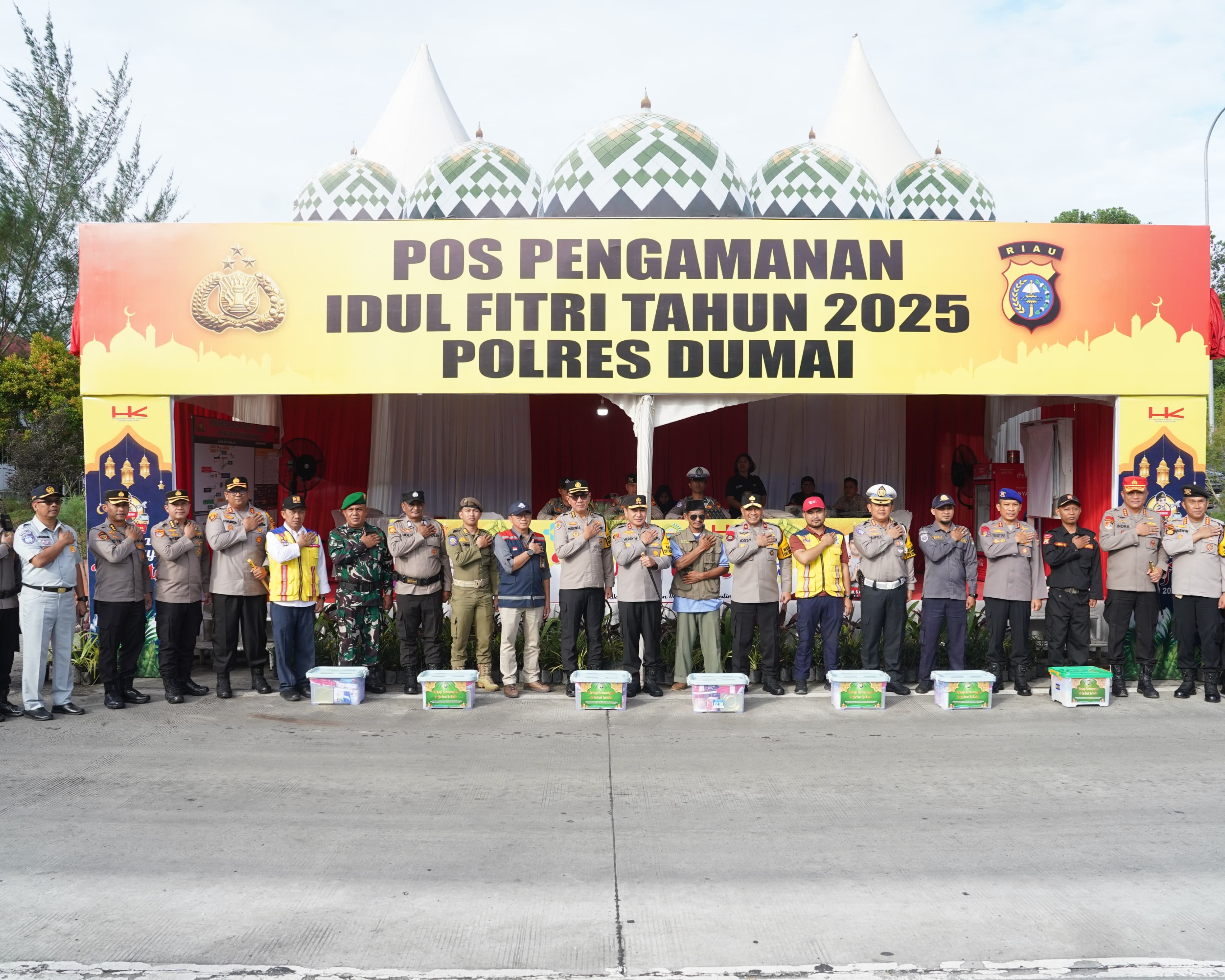 Pantau Arus Mudik Lebaran, Kapolda Riau Cek Pelabuhan Dumai dan Jalur Jalan Tol