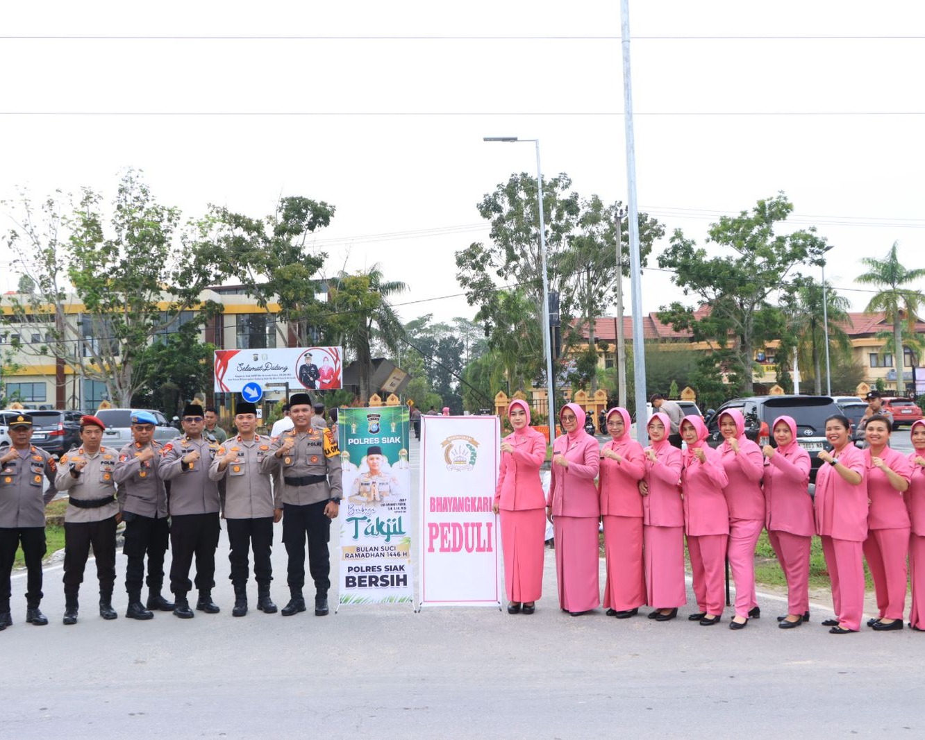 Polres Siak Gelar Kegiatan Berbagi Takjil Dalam Rangka Operasi Tertib Ramadan Lancang Kuning - 2025