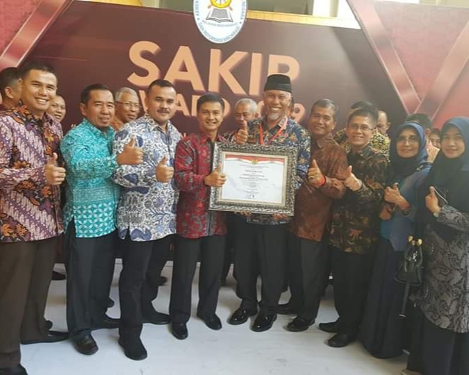 Keren! Walikota Padang Terima Penghargaan Akuntabilitas Kinerja 2019 