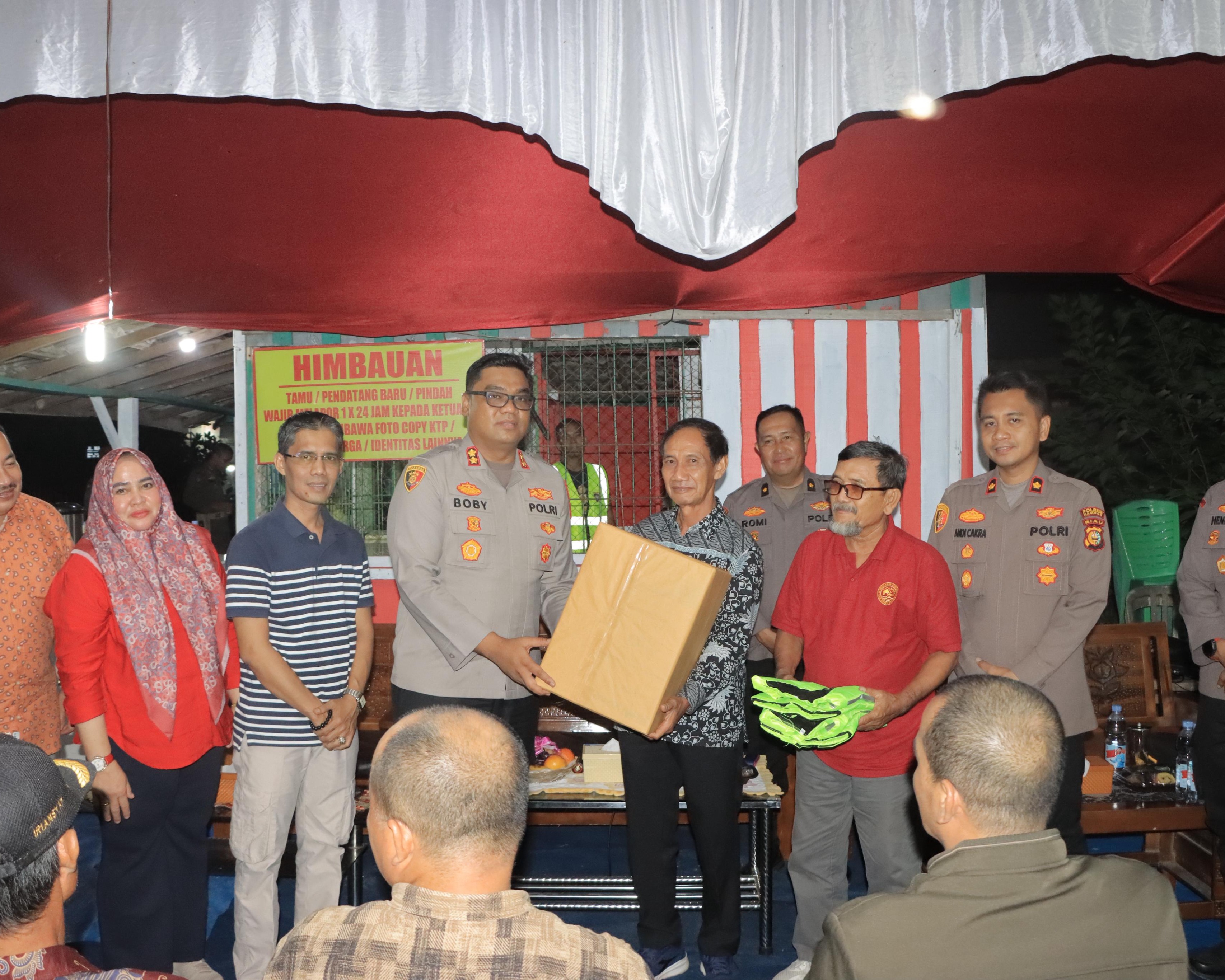 Jalin Sinergi, Kapolres Kampar 'Kunjungi' Pos Siskamling, Warga Pandau Jaya 'Semangat' Jaga Lingkungan