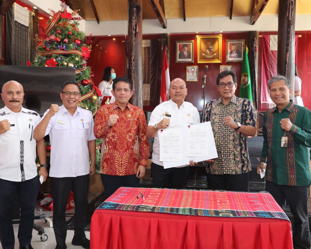 Bupati Nikson Nababan Tandatangani Nota Kesepakatan Tentang Sinergi Penyelenggaraan Pelayanan Publik Di Lingkungan Pemerintah Kabupaten Tapanuli Utara