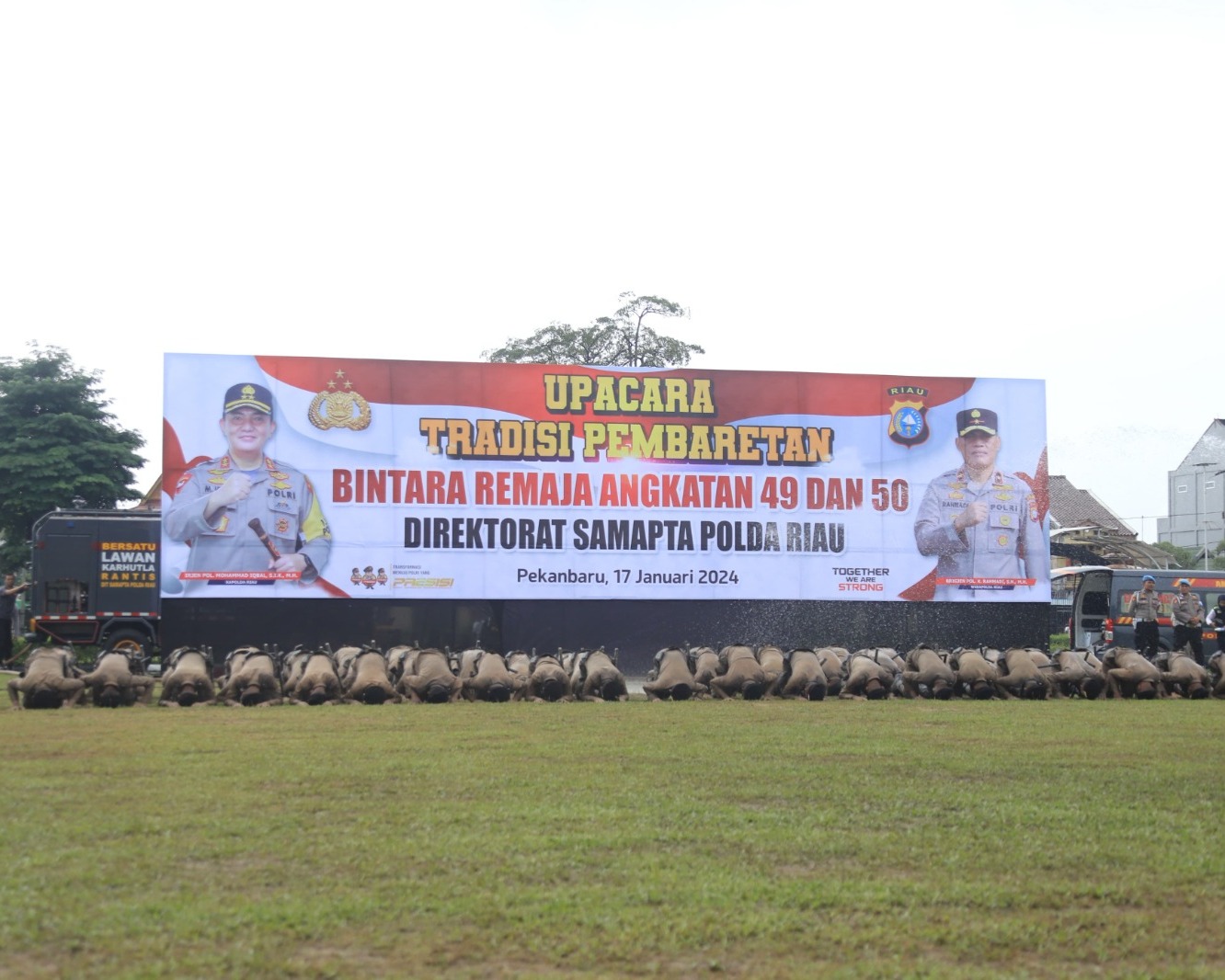 Kapolda Riau Irjen Pol Mohammad Iqbal Pimpin Tradisi Pembaretan Bintara Remaja Angkatan 49 dan 50