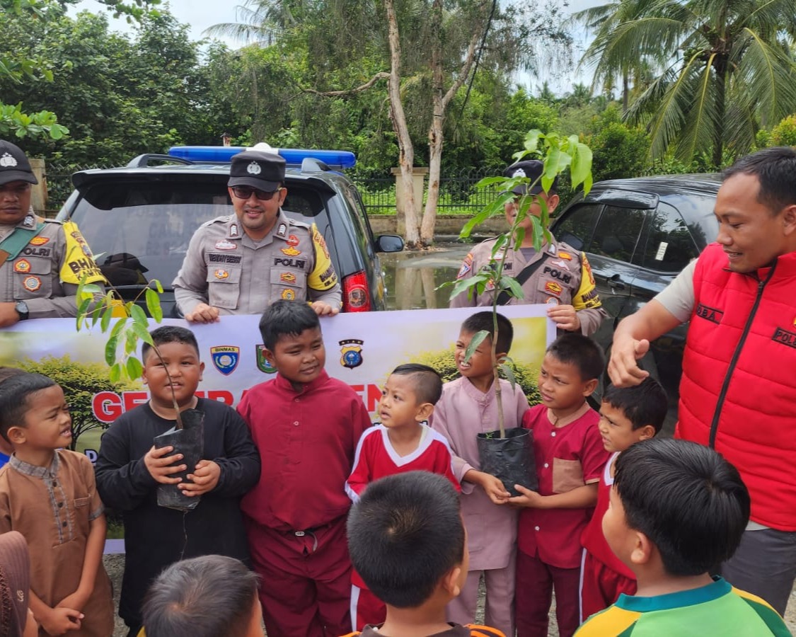 Polres Dumai Menggalakkan Program Green Policing Di Sekolah Dasar