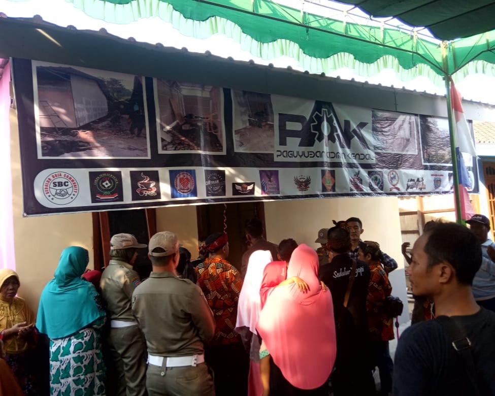 Bupati Kendal Bersama Kapolres Hadiri Peresmian Bedah Rumah di Desa Karangsari Dukuh Bototumpang Kecamatan Rowosari