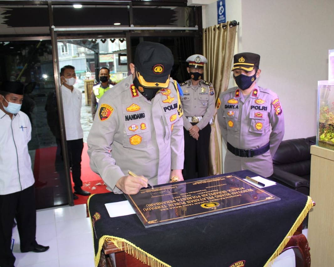 Kapolresta Pekanbaru Resmikan Ruang Pelayanan Publik Terpadu Polsek Senapelan