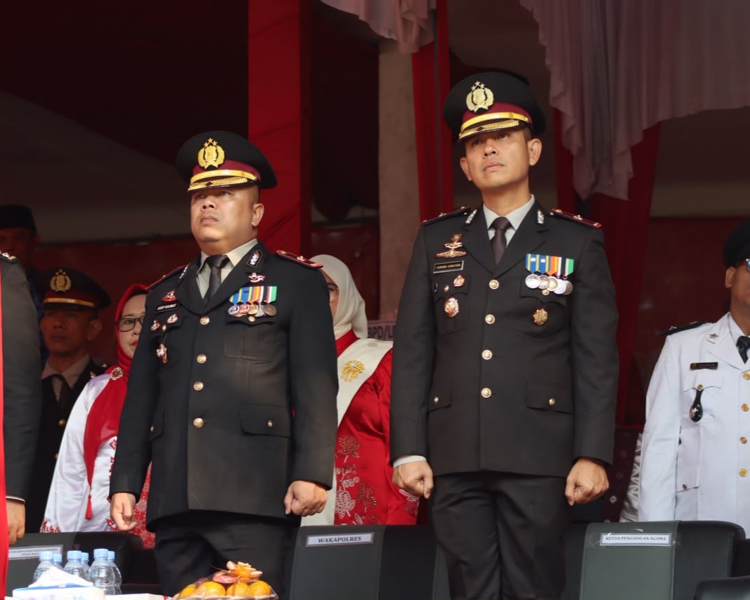 Dirreskrimsus Polda Riau Pimpin Upacara HUT Ke-81 RI di Lapangan Astaka Bandar Sei Kijang