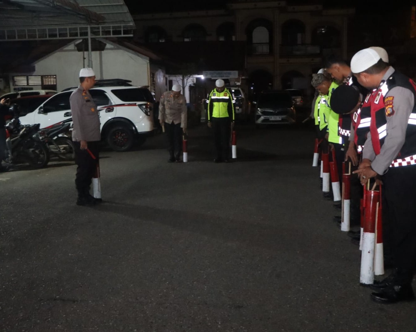 Polres Rokan Hulu Gelar 'NIRA', Patroli Sahur Dan Subuh Berjamaah, Wujud Kebersamaan Polisi Dan Masyarakat
