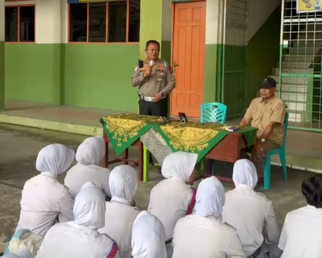 Dirlantas Polda Riau Gelar Program Police Goes To School di SMK Taruna Satria Pekanbaru