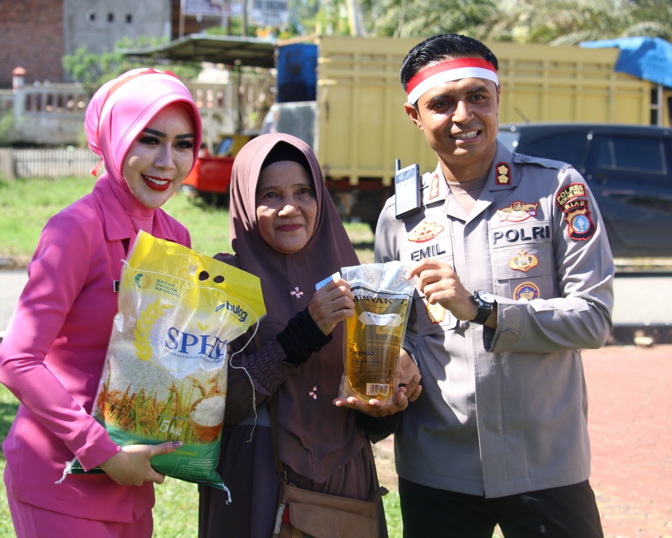 Gelar Bazar Pangan, Polres Rohul Berikan Subsidi Beras dengan Harga Paling Murah