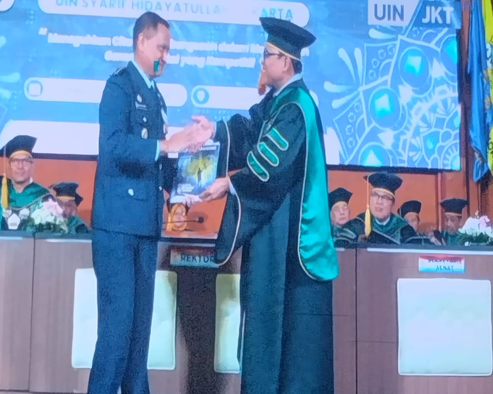 Menginspirasi, Kolonel Sus Dr. Muttaqin, M.Ag., Berikan Sambutan Pada Wisuda UIN Syahid Jakarta