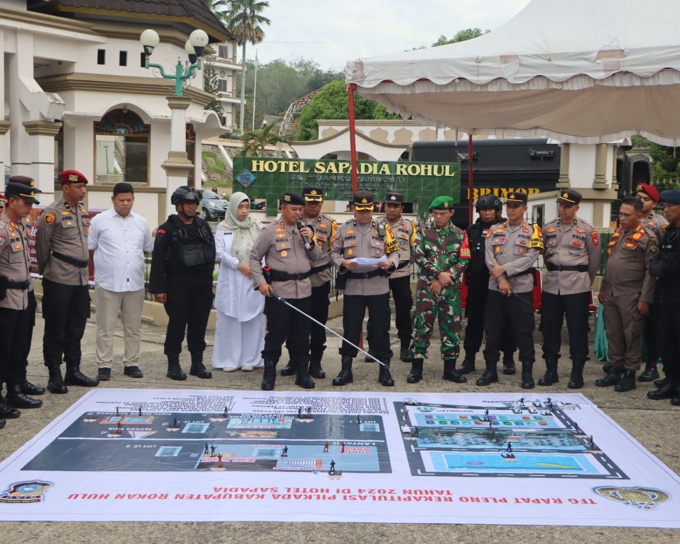 OMP-LK24, Kapolres Pimpin Apel Pengamanan Rapat Pleno Rekapitulasi Suara Tingkat Kabupaten Rokan Hulu