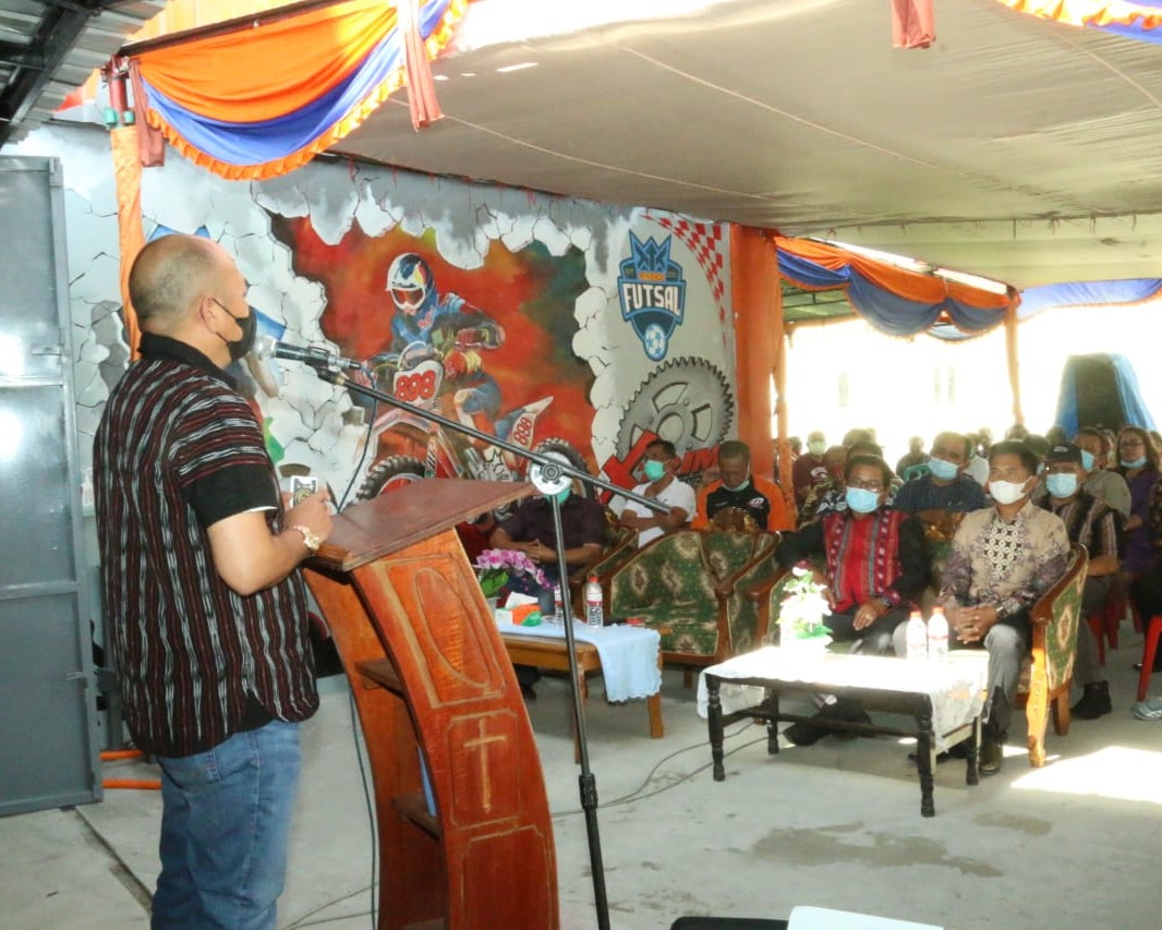 Bupati Taput Resmikan Gedung Olahraga Maverick Futsal di Desa Hapoltahan