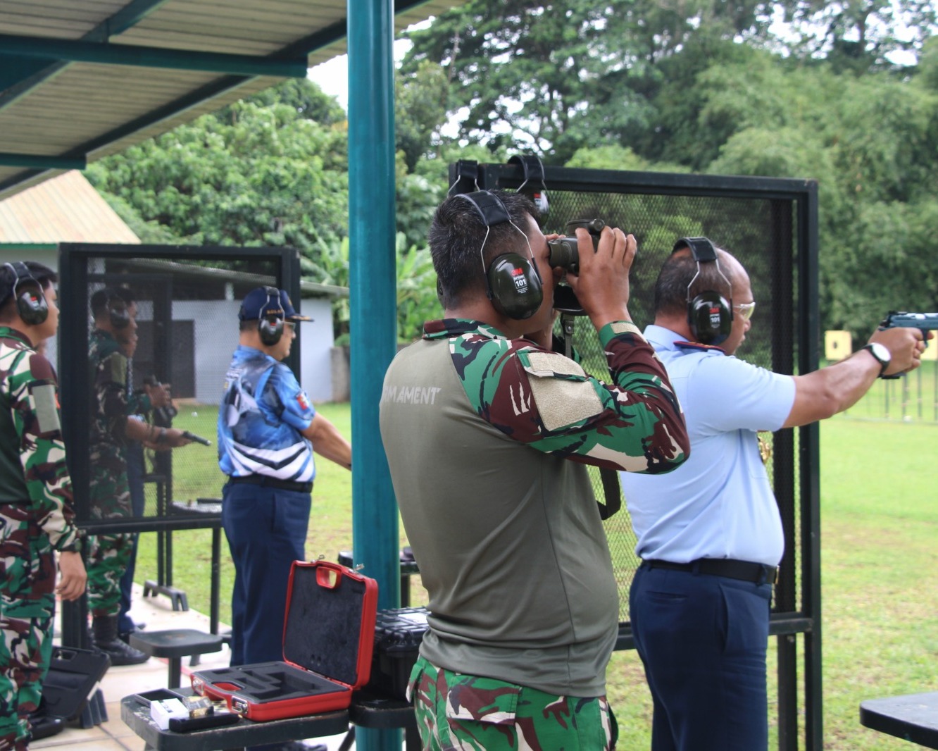 Tingkatkan Profesionalisme, Personel Makodau I Asah Kemampuan Latihan Menembak