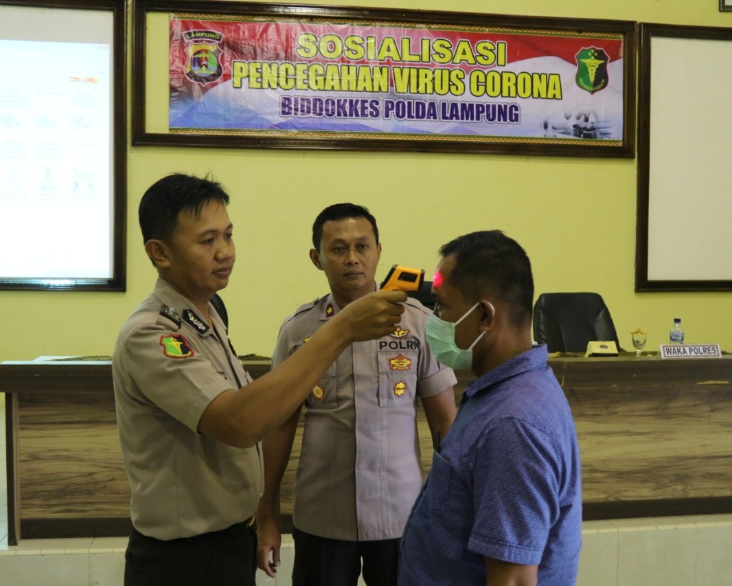 Biddokkes Polda Lampung Laksanakan Sosialisasi Covid-19 di Mapolres Tulang Bawang