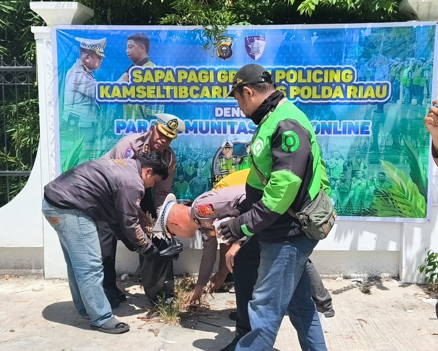 Sapa Pagi Green Policing Ditlantas Polda Riau, Satu Polantas Sahabat Sepuluh Ojol, Wujudkan Keselamatan Dan Cinta Lingkungan