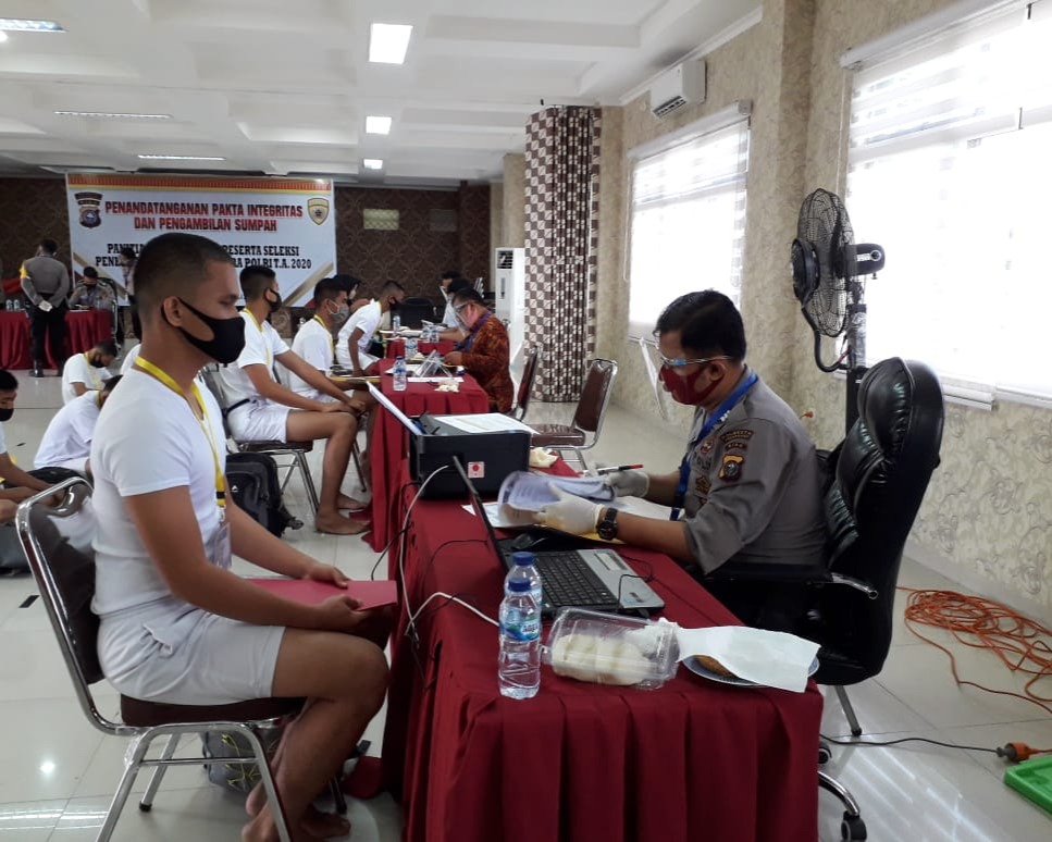 969 Calon Bintara Polri T.A 2020 Laksanakan Pemeriksanaan Adiministrasi Awal Di Polresta Pekanbaru