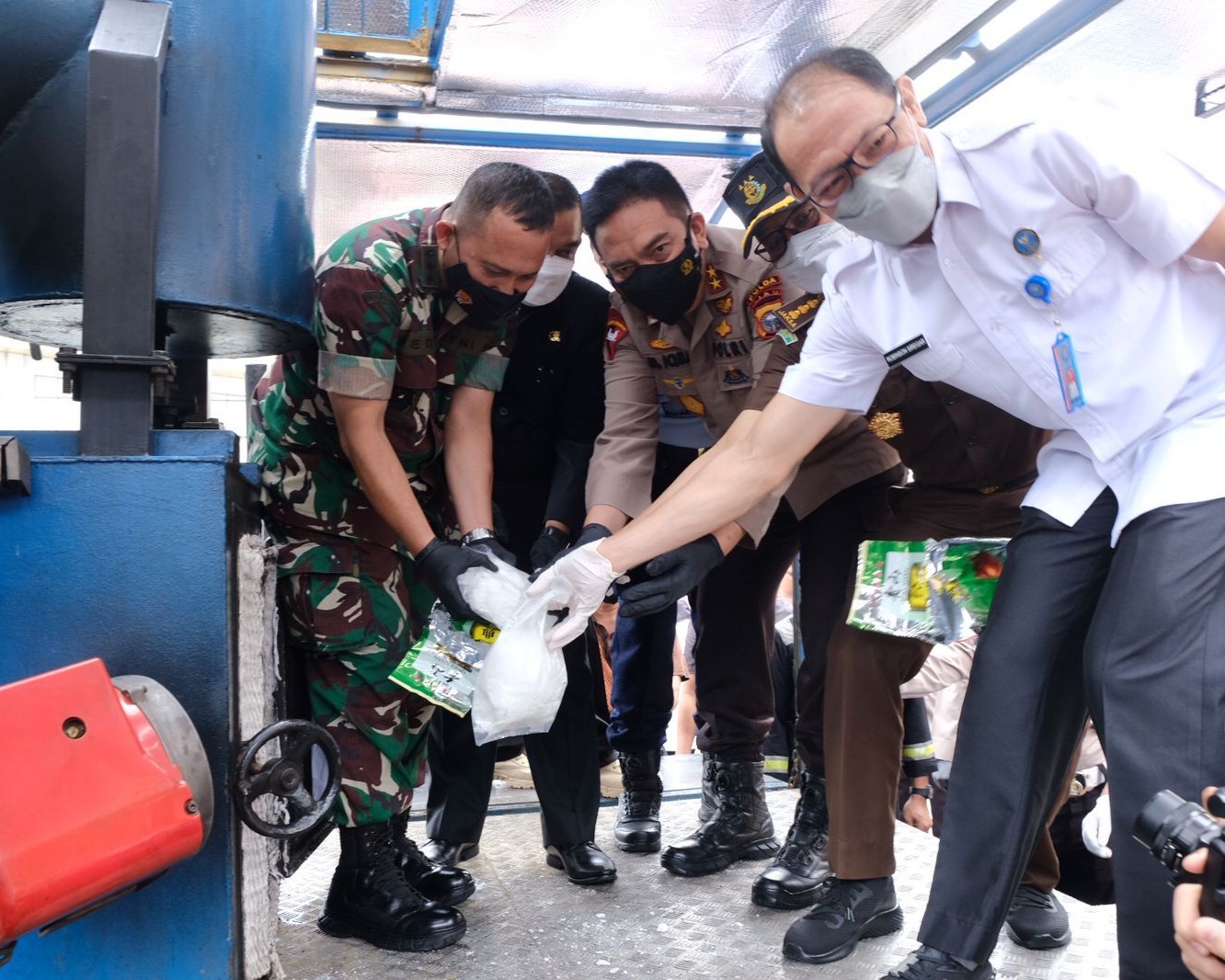 Polda Riau Musnahkan 82,94 Kg Sabu, Wagub Riau Apresiasi Kinerja Kapolda dan Jajaran