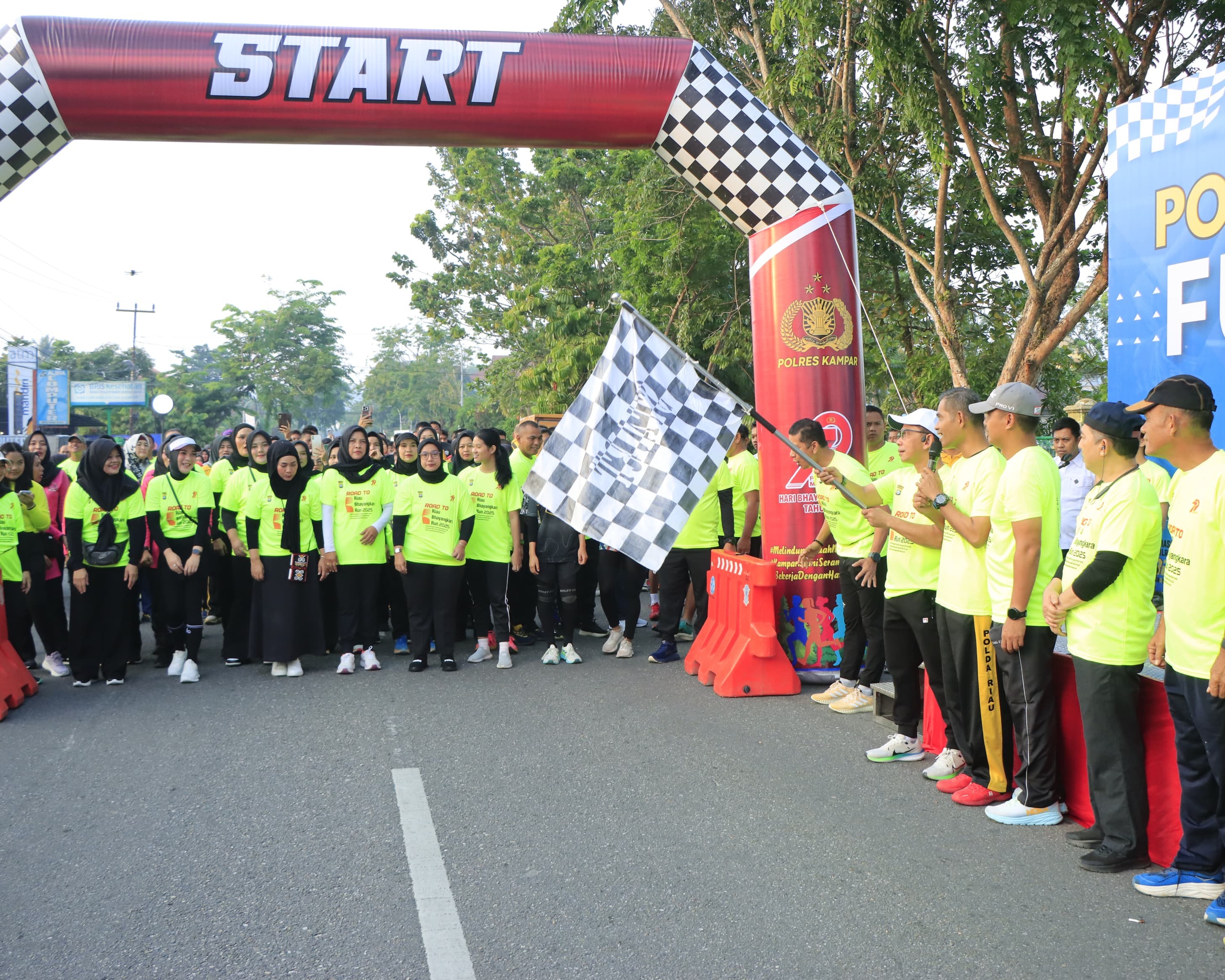 Fun Run Dan Penanaman Pohon: Polres Kampar Rayakan Hari Bhayangkara Ke-79 Dengan Semangat, Sehat Dan Lestari