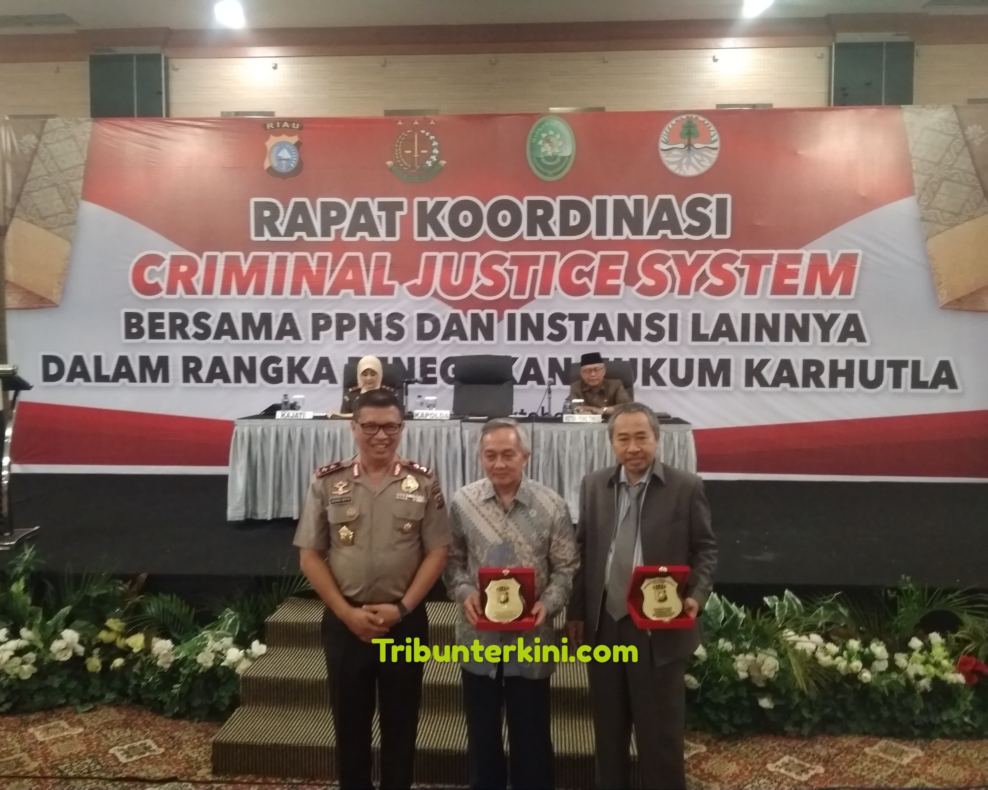 Kapolda Riau Hadiri Acara Rakor CJS Bersama PPNS dan Instansi, Dalam Rangka Penegakan Hukum Karhutla
