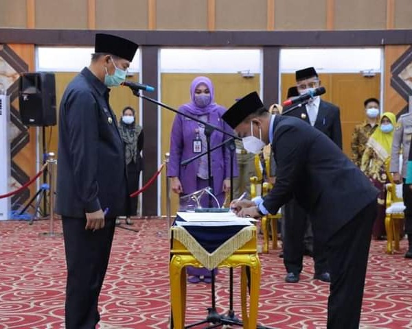 Walikota Resmi Melantik Muhammad Jamil Sebagai Sekretaris Daerah Kota Pekanbaru