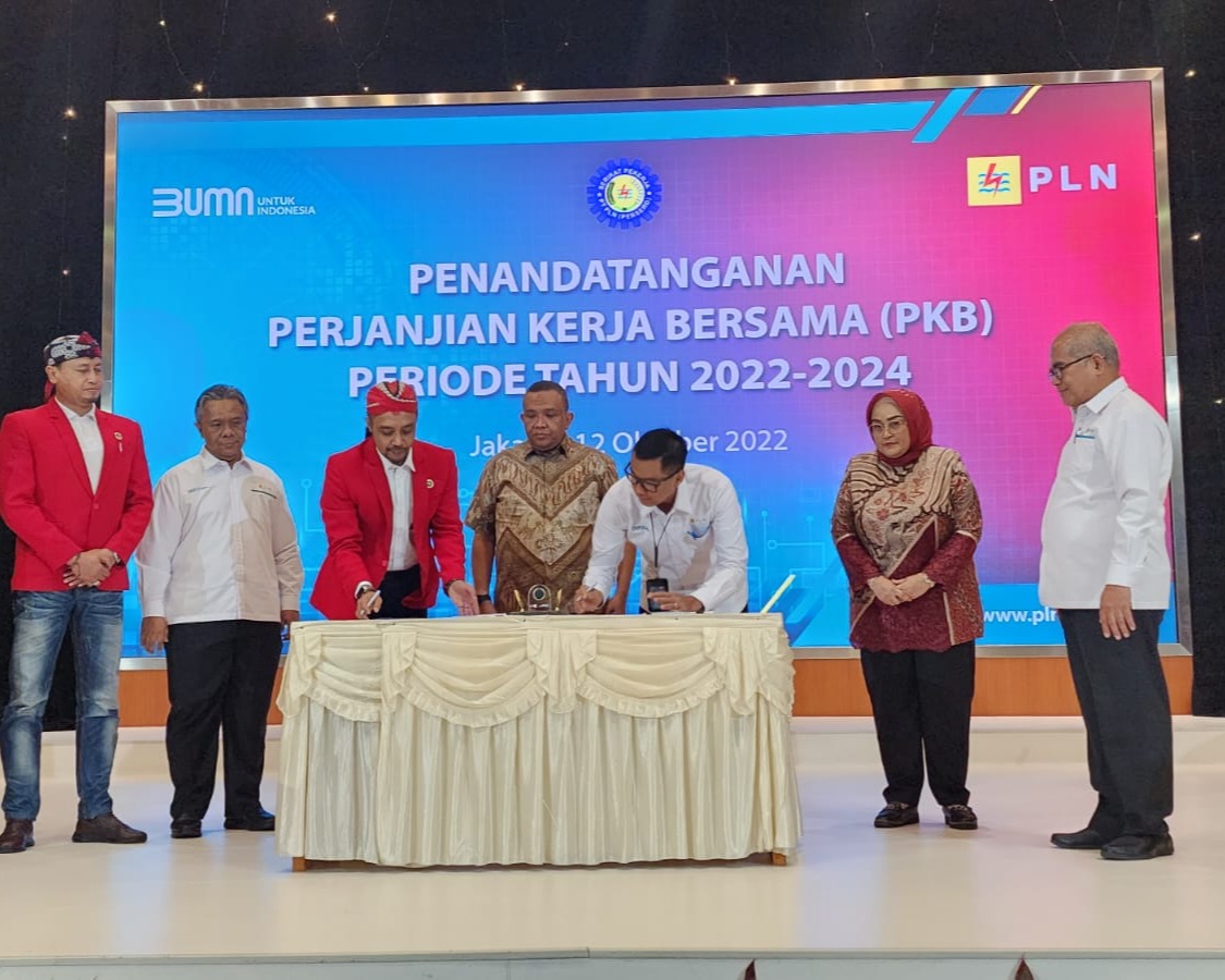 Setelah Menanti 10 Tahun, Manajemen dan Serikat Pekerja PLN Akhirnya Teken Perjanjian Kerja Bersama