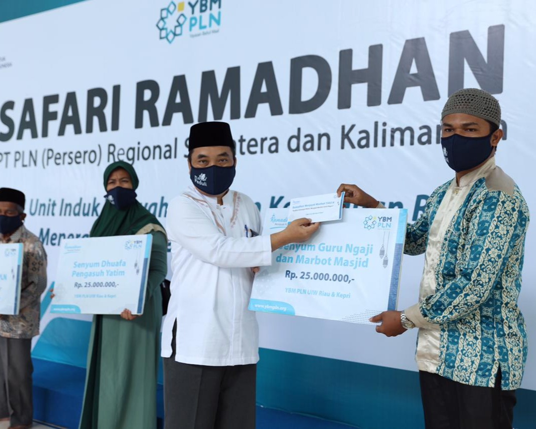 YBM PLN UIWRKR Salurkan 1675 Paket Sembako di Riau dan Kepri