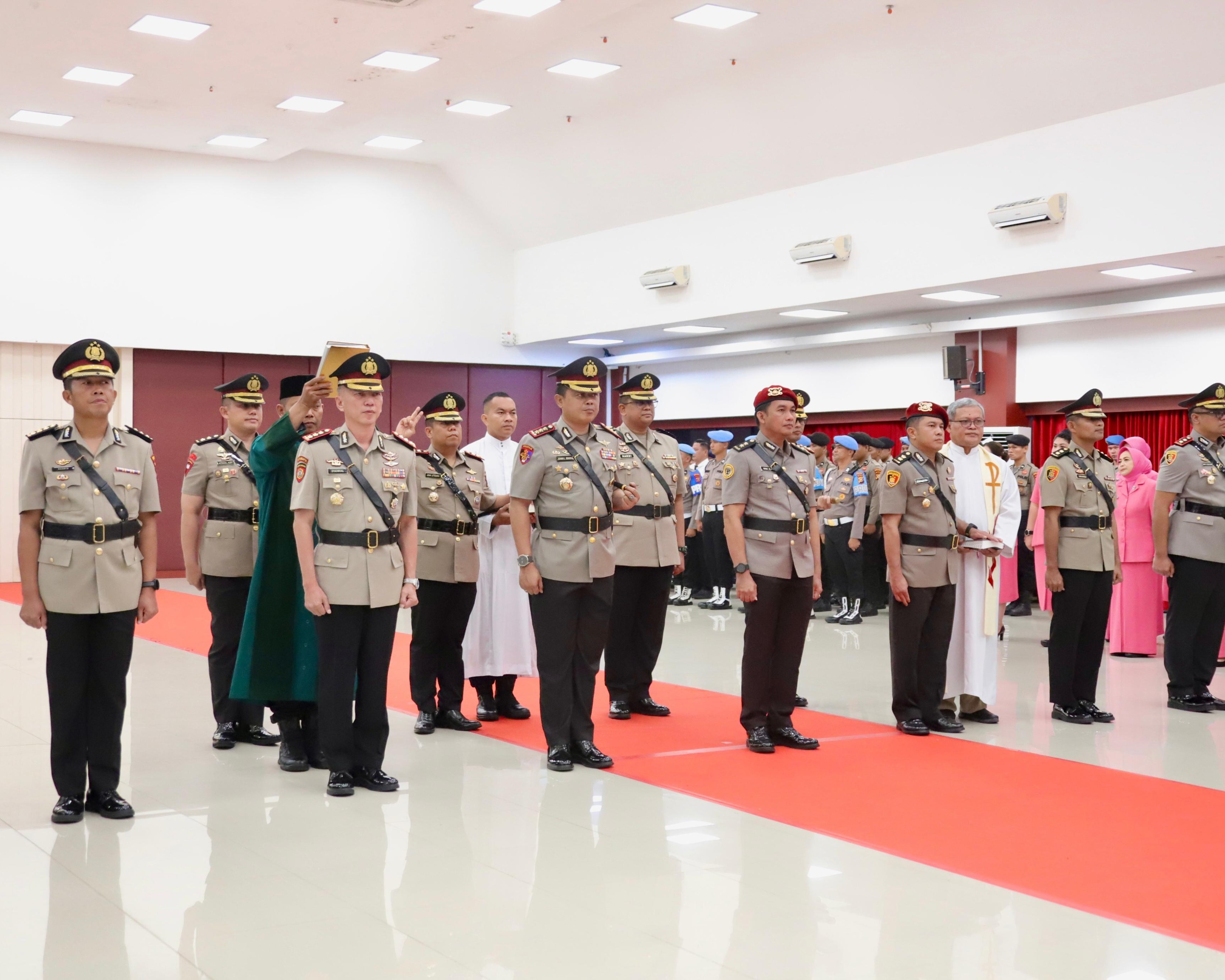 Polda Riau Gelar Sertijab Empat Kapolres