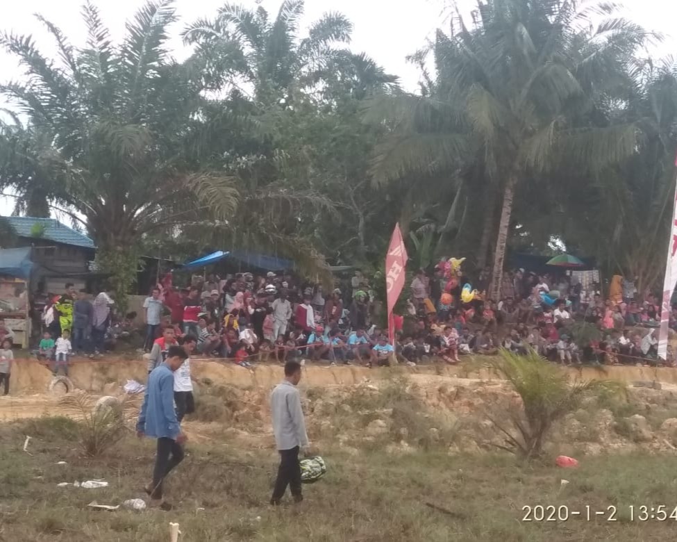 Hari Kedua Latber Grasstrack Cross di Menggala Sempurna Kabupaten Rohil, Menyita Perhatian 5000 Pengunjung Masyarakat