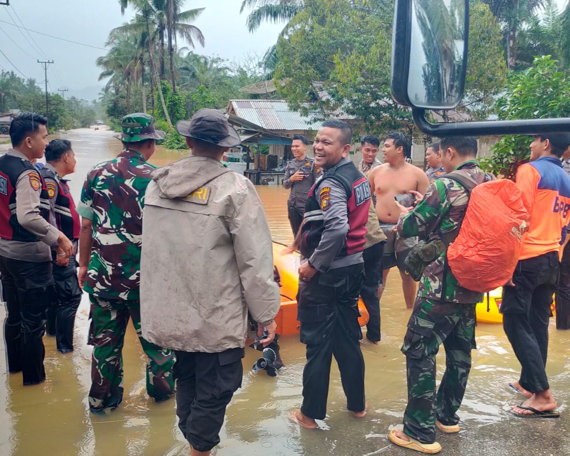 Luapan Sungai Pawan dan Sungai Kaiti Sebabkan Banjir Di Rambah, Warga Diminta Waspada