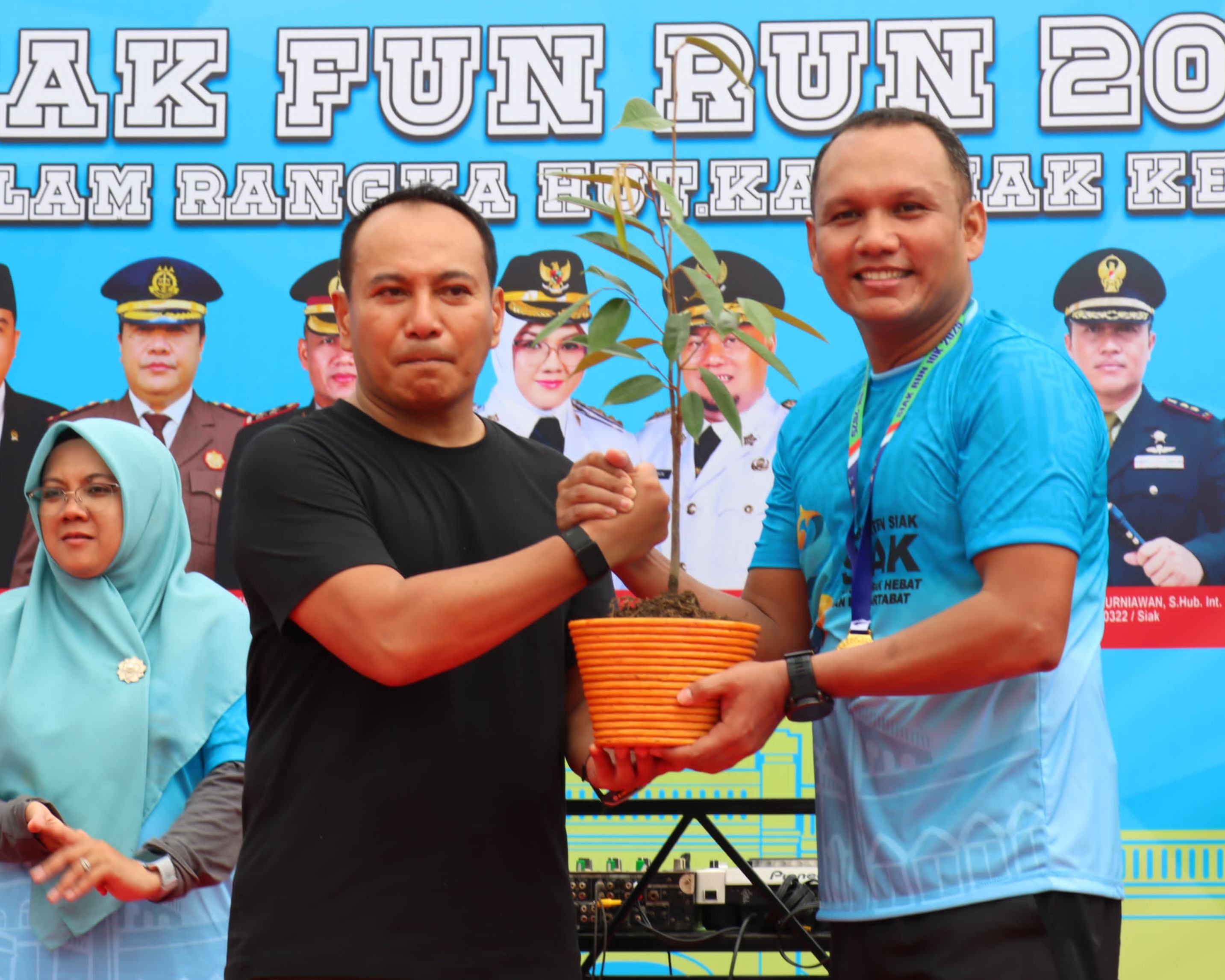 Ribuan Peserta Meriahkan Siak Fun Run 5K Dan 10K, Kapolda Riau Bersama Forkopimda Turut Berlari Rayakan HUT Kabupaten Siak Ke-26