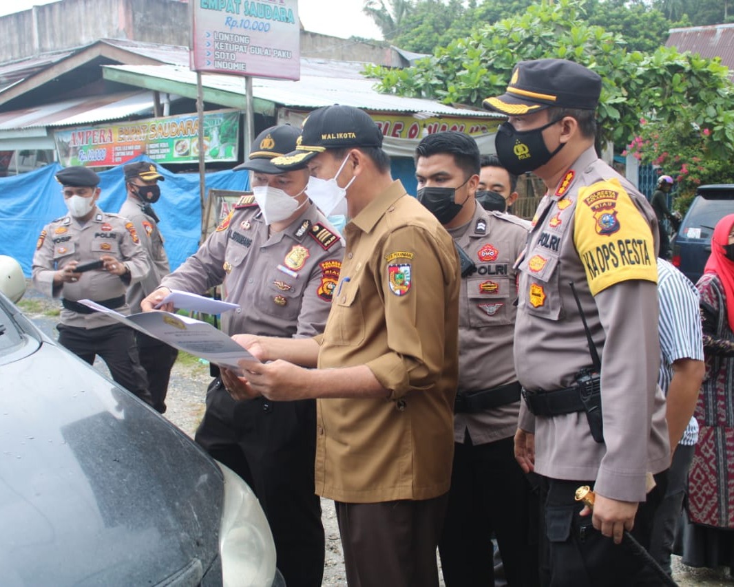 Kapolresta Pekanbaru Bersama Forkompimda Tinjau Pos Pemeriksaan Peniadaan Mudik dan Pembatasan Moda Transportasi di Perbatasan Kota