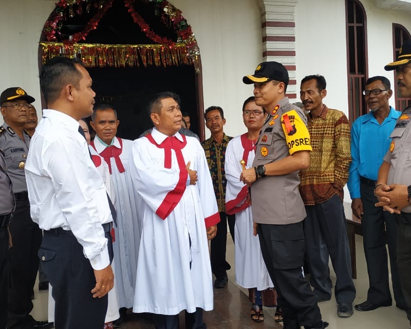 Kapolres Kampar Tinjau Pos Pam Ops Lilin Muara Takus 2019 dan Pengamanan Gereja di Wilayah Kecamatan Tapung