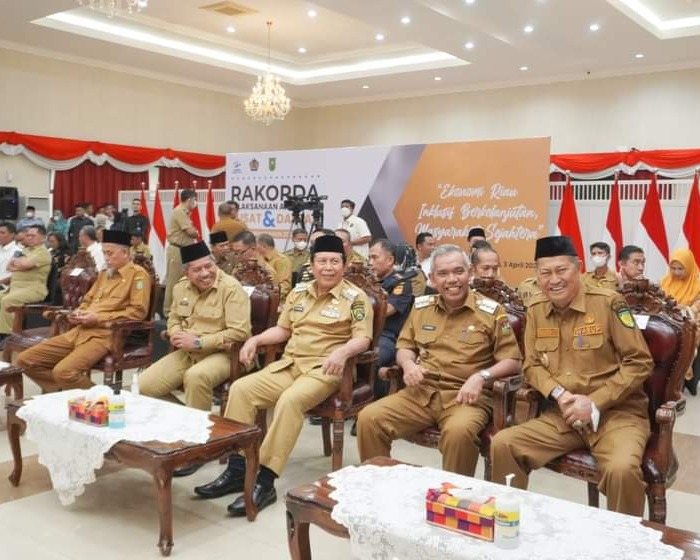 Pemkab Kampar Terima Penghargaan Terbaik Pertama Kategori Kinerja Penyaluran Kredit Usaha Rakyat dan Ultra Mikro Tahun 2022 Dari DJPb Riau