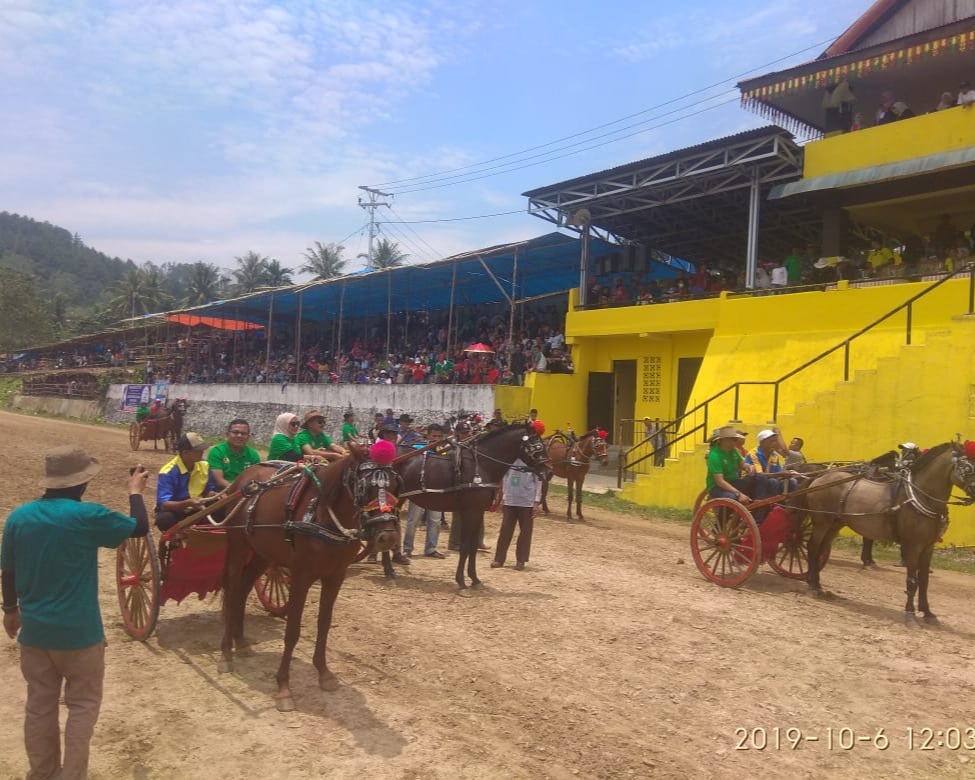 HUT TNI ke -74, Dandim Tanah Datar Adakan Alek Nagari Pacuan Kuda