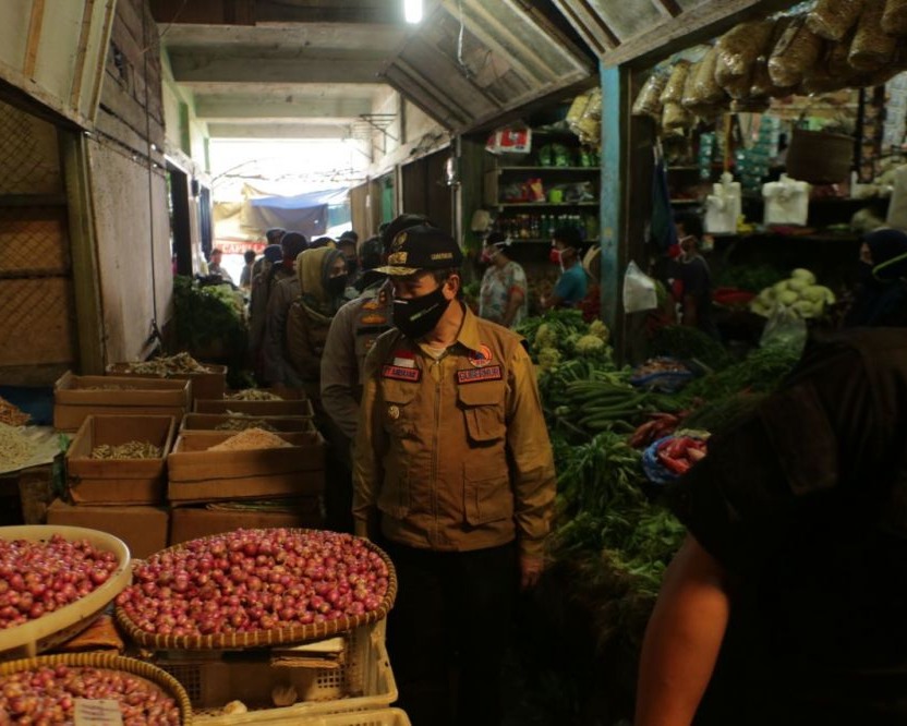 Penerapan New Normal, Gubri Meninjau Mall Bagan Batu dan Pasar Tradisional Pajak Lama