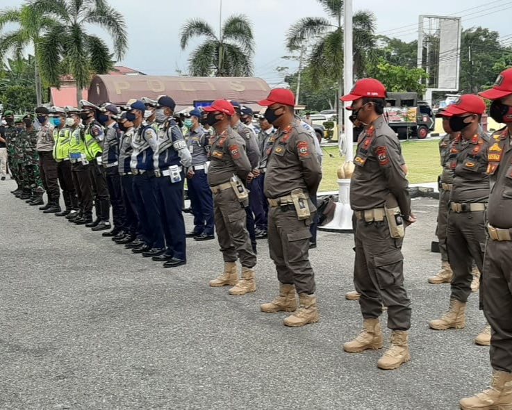 Polres Kampar Bersama Kodim 0313/KPR dan Pemda Melakukan Rekayasa Penertiban Pasar Ramadhan Untuk Cegah Penyebaran Covid-19