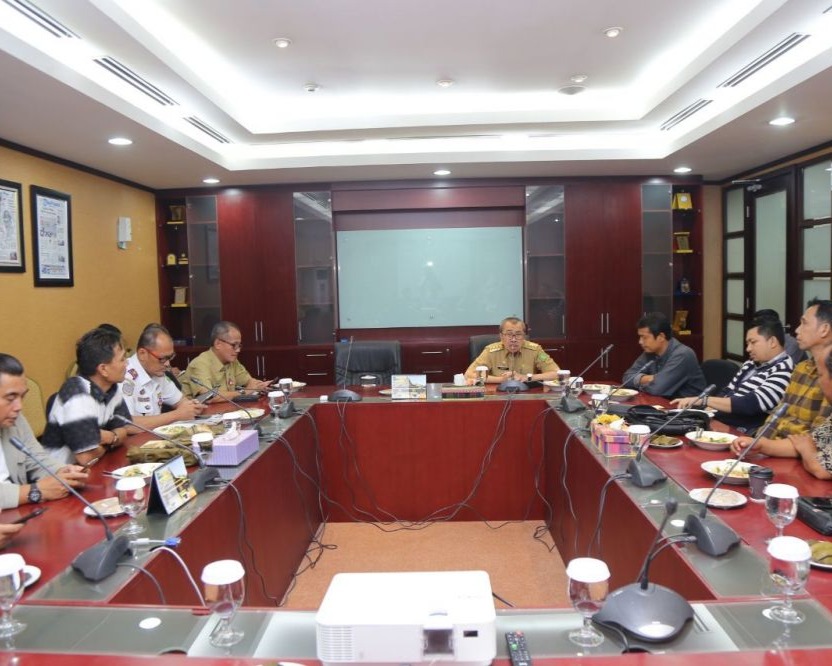 Gubernur Riau Menggelar Coffee Morning Bersama Wartawan Pemprov
