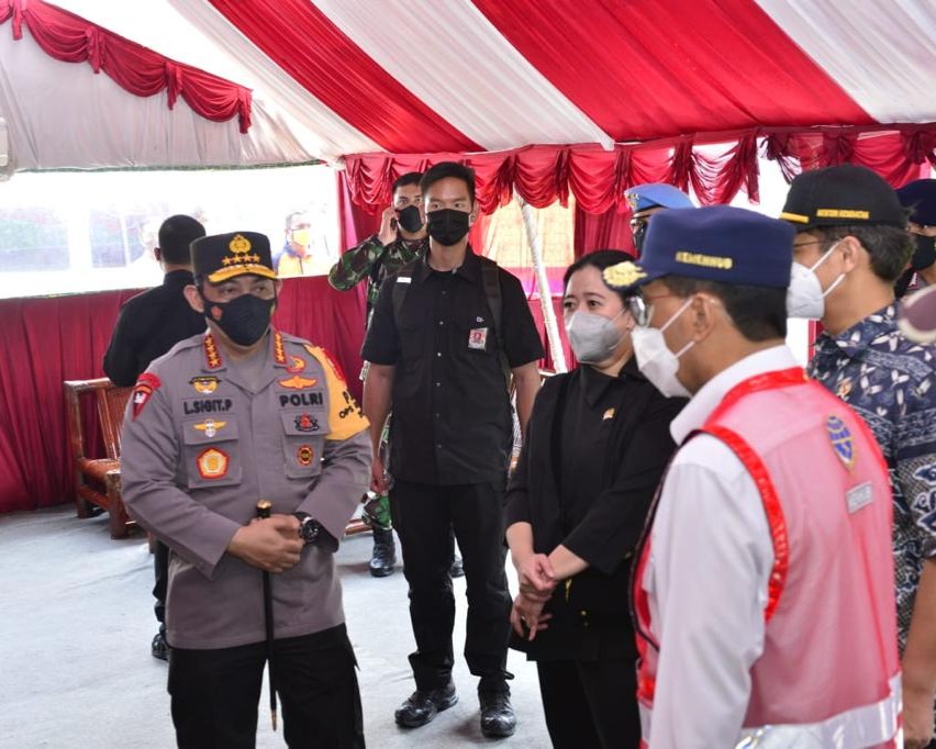 Bersama Ketua DPR RI dan Panglima TNI, Kapolri Tinjau Posko Penyekatan Check Point Pelabuhan Bakauheni