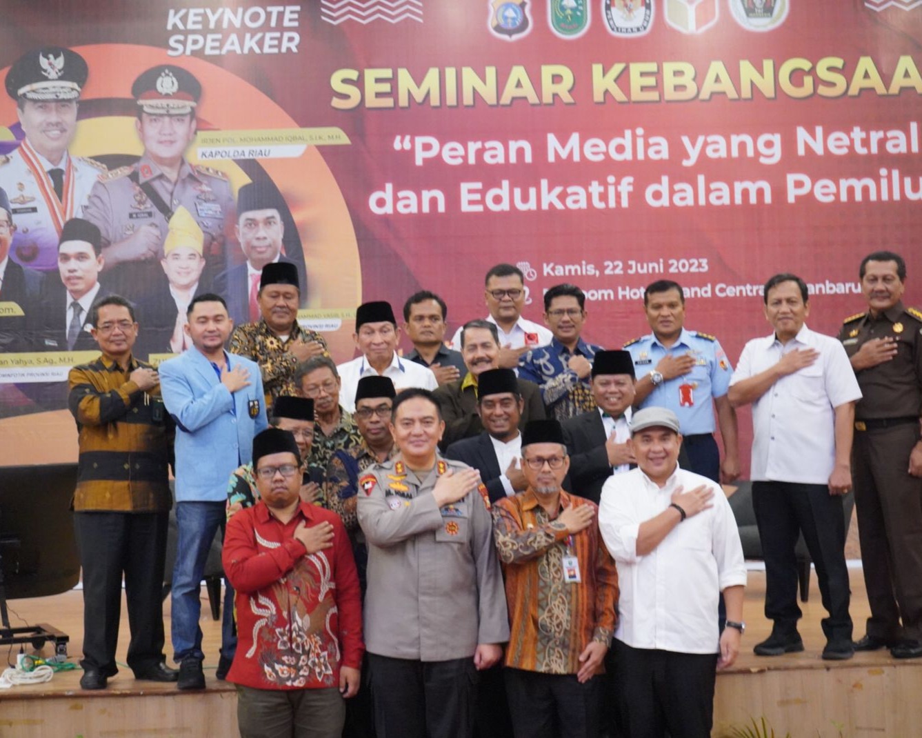 Ini Pesan Kapolda Irjen Pol M. Iqbal Sebagai Keynote Speaker Dalam Pembukaan Seminar Kebangsaan Bersama Media dan Komponen Masyarakat Riau