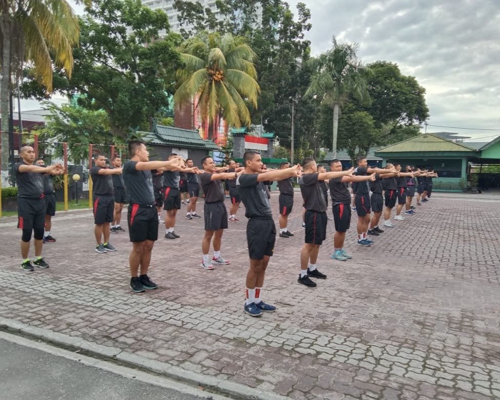 Di Awal Tahun 2021, Personil Kodim 0301/PBR Laksanakan Lari Pagi dan Senam